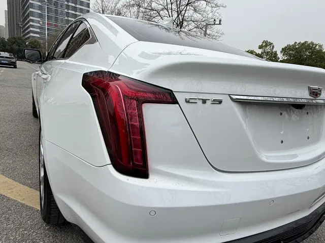 Cadillac CT5 — Фото автомобиля 12