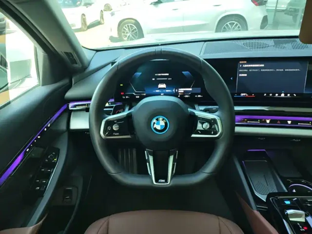 BMW i5 — Фото автомобиля 10