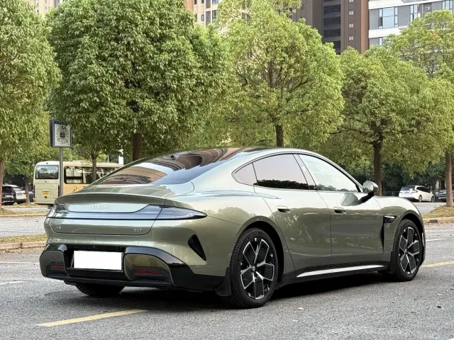 Xiaomi SU7 — Фото автомобиля 4
