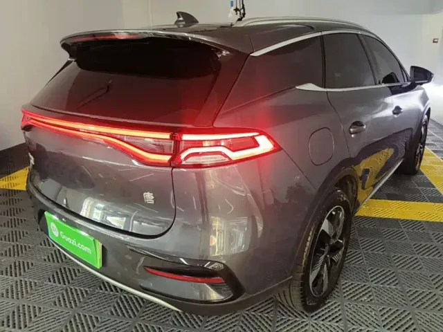 BYD Tang — Фото автомобиля 6