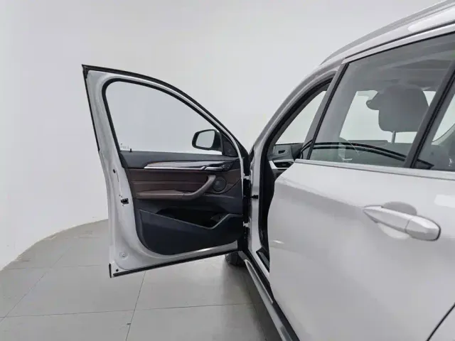 BMW X1 — Фото автомобиля 8