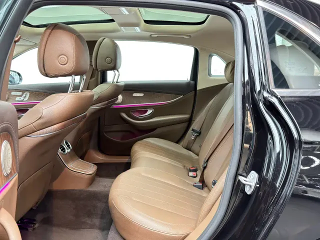 Mercedes-Benz E-Class — Фото автомобиля 14