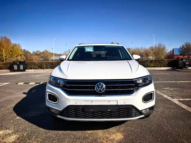 Volkswagen T-Roc — Фото автомобиля 2
