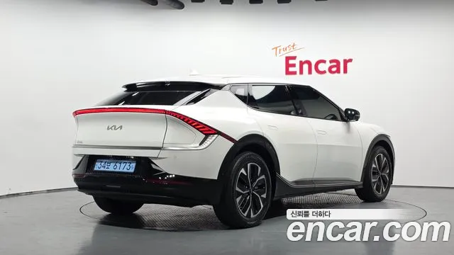 Kia EV6 — Фото автомобиля 2
