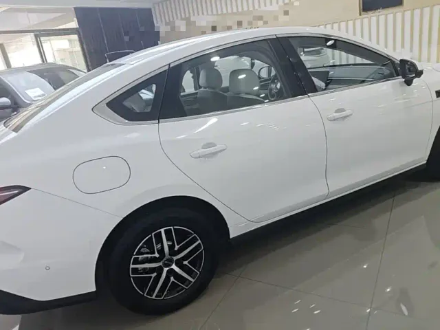 BYD Seal 05 DM-i — Фото автомобиля 6