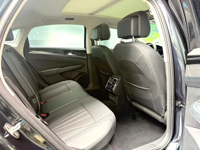 Volkswagen Passat — Фото автомобиля 5