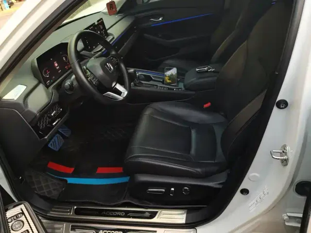 Honda Accord — Фото автомобиля 9