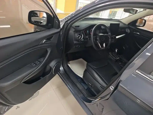BYD Song — Фото автомобиля 15