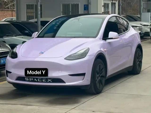 Фотография автомобиля — Tesla Model Y