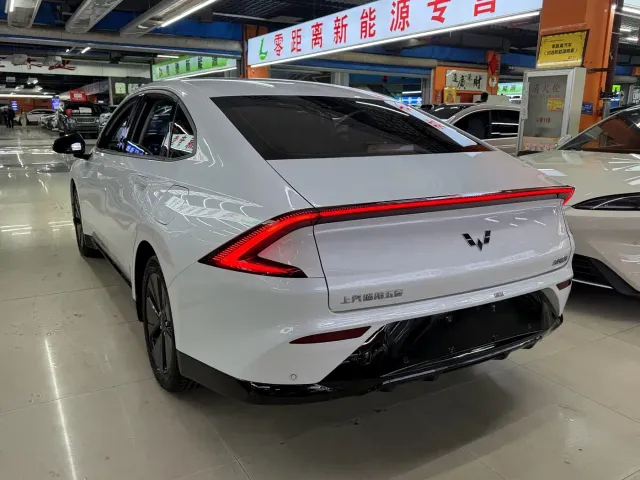 Wuling Starlight — Фото автомобиля 4