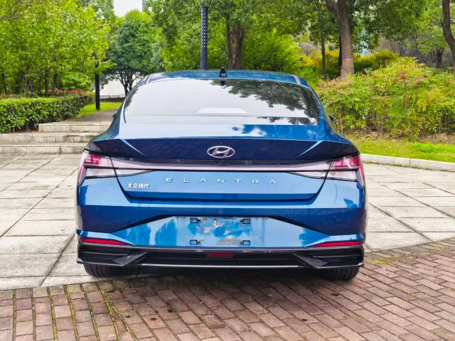 Hyundai Elantra — Фото автомобиля 7