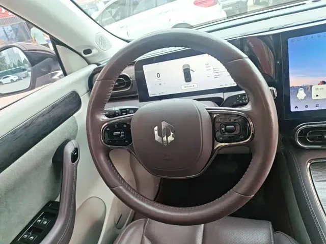 Leapmotor C11 — Фото автомобиля 10