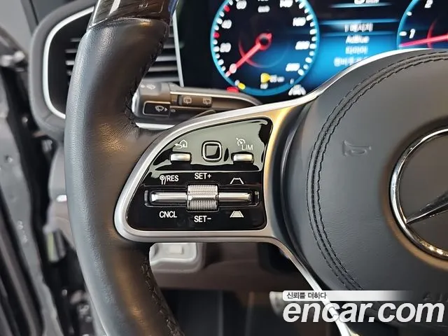 Mercedes-Benz GLS-Class — Фото автомобиля 12