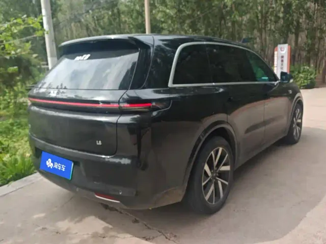 Li Auto L8 — Фото автомобиля 3