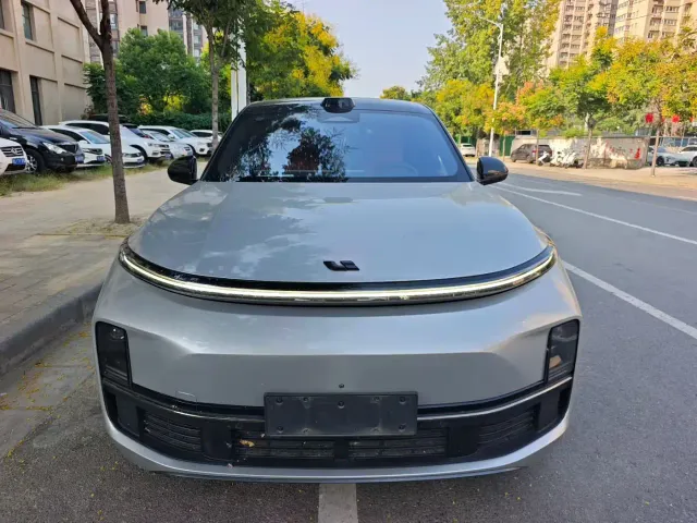 Li Auto L9 — Фото автомобиля 2