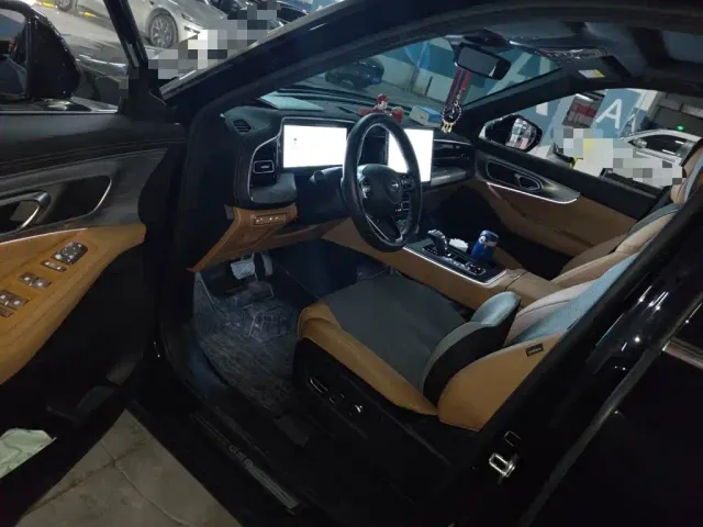 GAC Trumpchi GS8 — Фото автомобиля 12