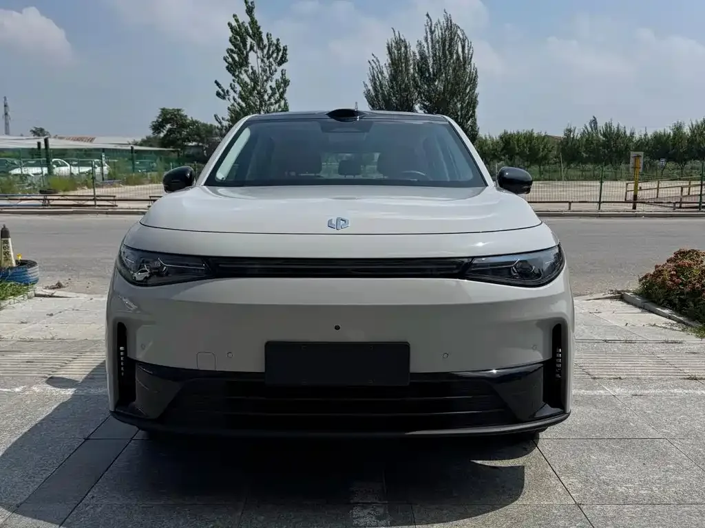Leapmotor Leapmotor C10 2026 605 LiDAR Edition — Фото автомобиля 2