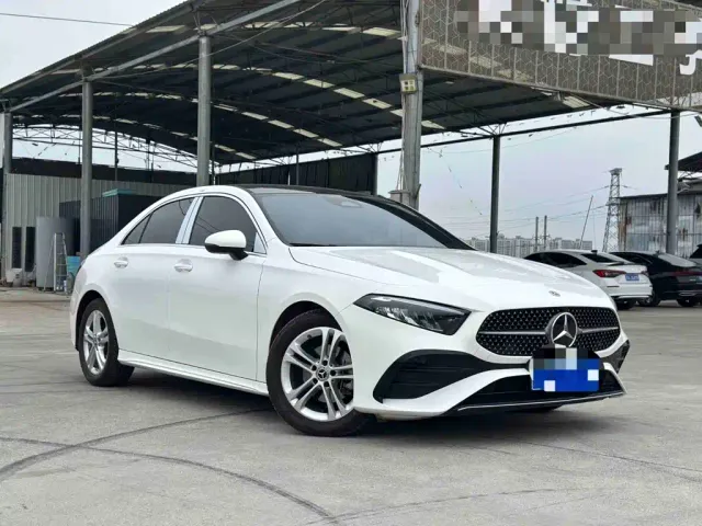 Mercedes-Benz A-Class — Фото автомобиля 3