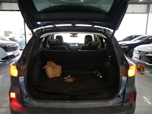 Ford Escape — Фото автомобиля 18