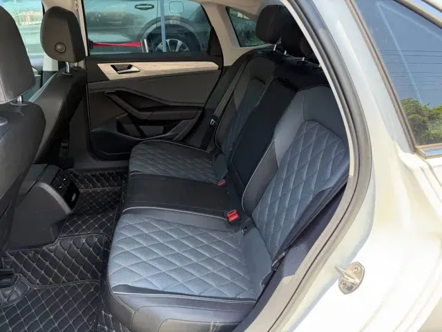 Volkswagen Sagitar — Фото автомобиля 12