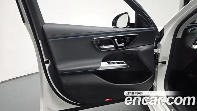 Mercedes-Benz E-Class — Фото автомобиля 22