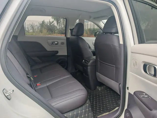 Leapmotor Leapmotor B10 2025 600 Joy Edition — Фото автомобиля 10