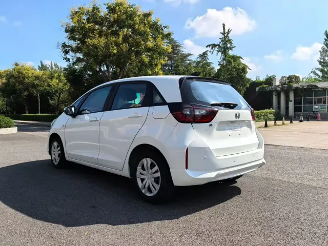 Honda Fit — Фото автомобиля 8