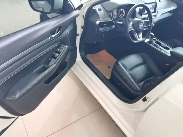 Nissan Teana — Фото автомобиля 15