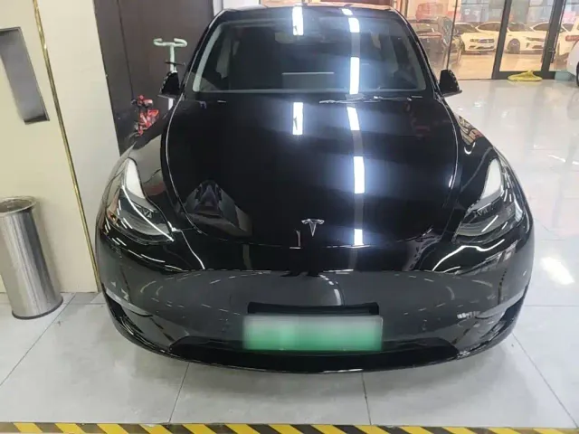 Tesla Model Y — Фото автомобиля 2