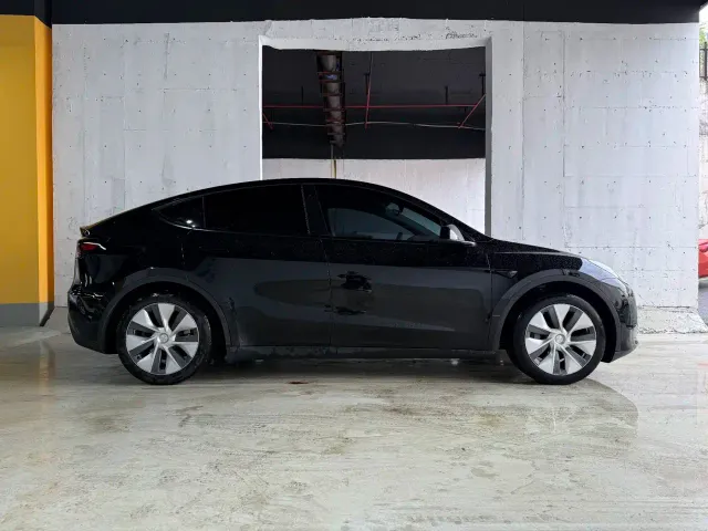 Tesla Model Y — Фото автомобиля 4
