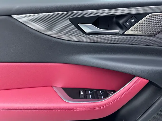Jaguar XEL — Фото автомобиля 7
