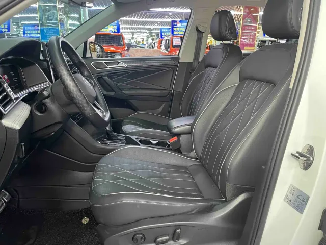 Volkswagen Tiguan L — Фото автомобиля 5