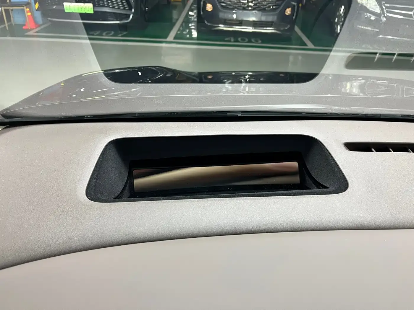 Zhijie Zunjie MPV 2026 Model High-End Edition — Фото автомобиля 13