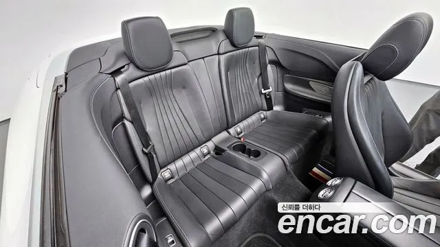 Mercedes-Benz E-Class — Фото автомобиля 12
