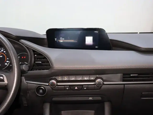 Mazda Axela — Фото автомобиля 14