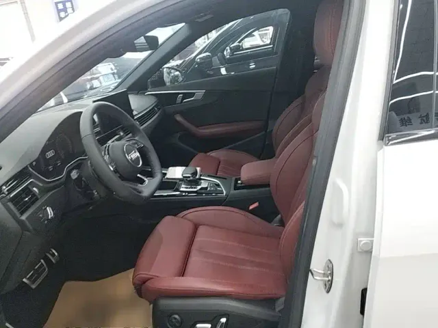 Audi A4L — Фото автомобиля 14