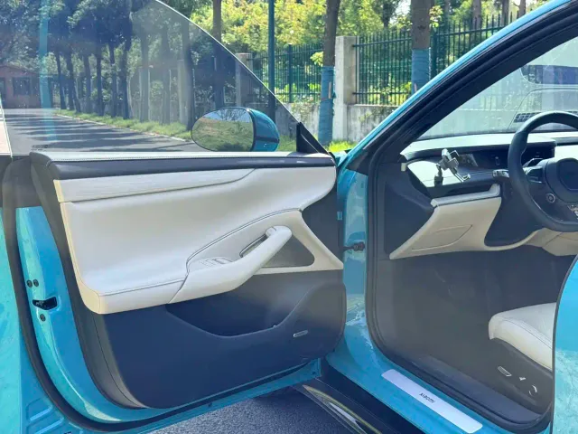 Xiaomi SU7 — Фото автомобиля 13