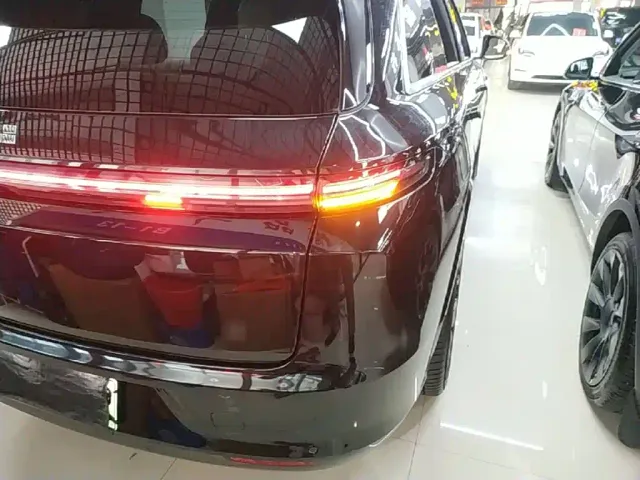 Li Auto L7 — Фото автомобиля 7