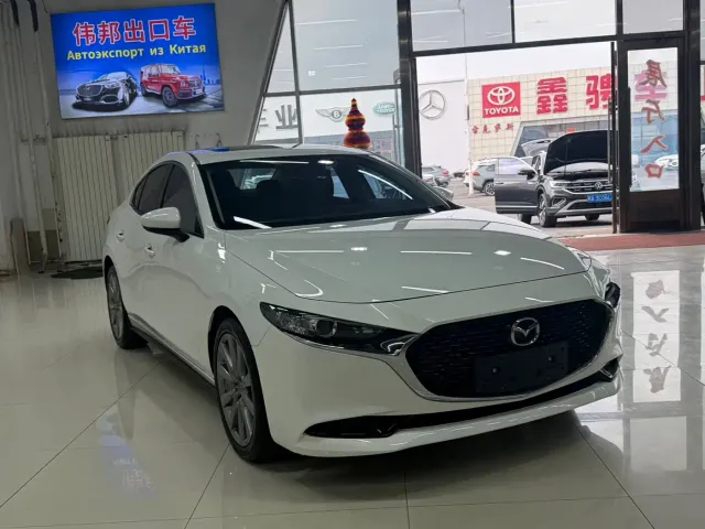 Mazda Axela — Фото автомобиля 3