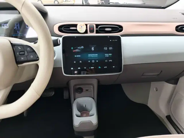 Leapmotor T03 — Фото автомобиля 12