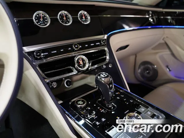 Bentley Flying Spur Generation 3 — Фото автомобиля 17