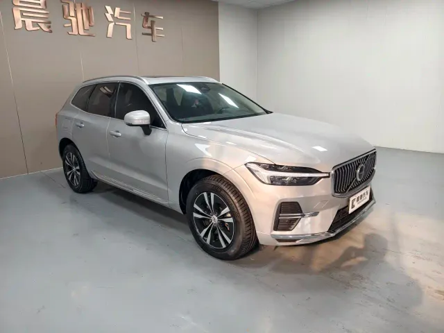 Volvo XC60 — Фото автомобиля 3