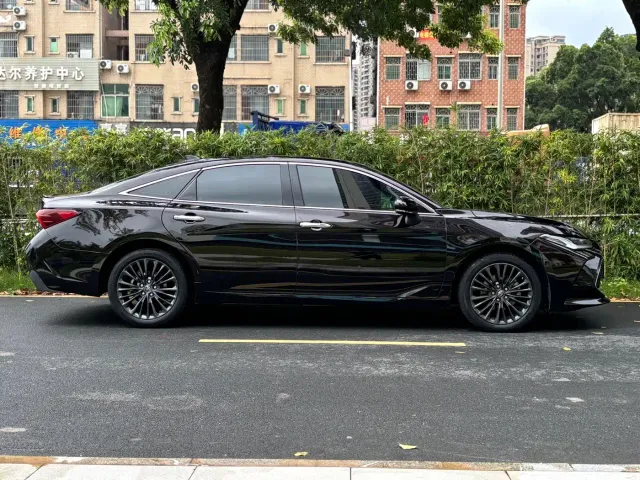 Toyota Avalon — Фото автомобиля 4