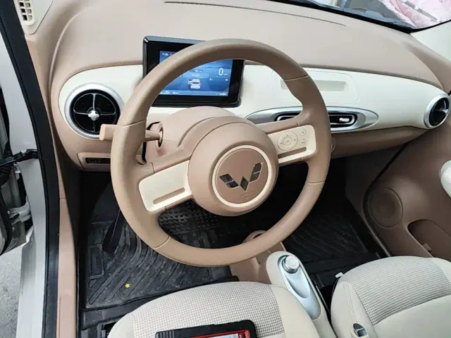 Wuling Hongguang Mini EV — Фото автомобиля 10