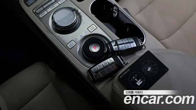 Genesis GV70 — Фото автомобиля 12