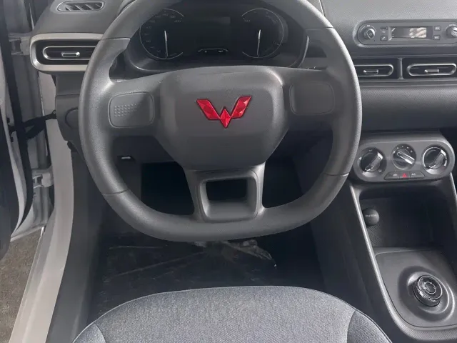 Wuling Hongguang — Фото автомобиля 11