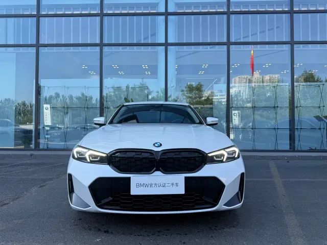 BMW 3 Series — Фото автомобиля 2