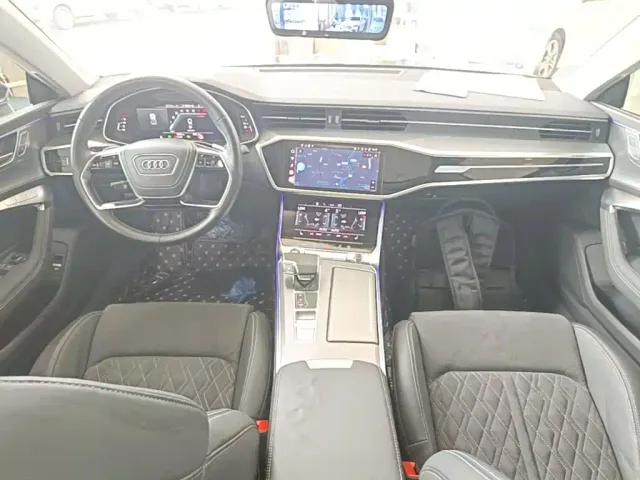Audi A7L — Фото автомобиля 9