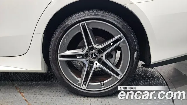 Mercedes-Benz CLS-Class — Фото автомобиля 18