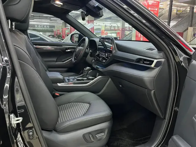 Toyota Crown Kluger — Фото автомобиля 10